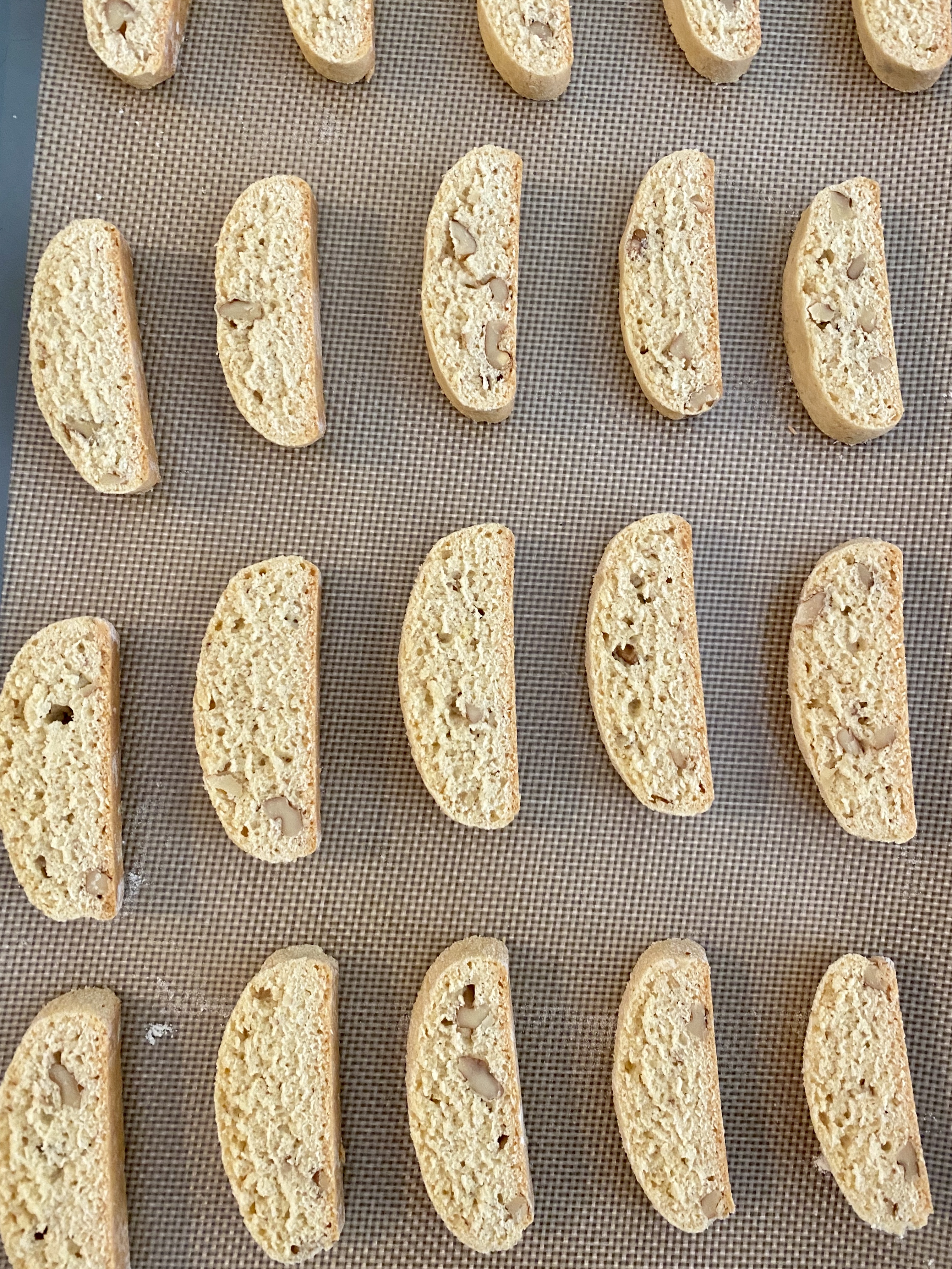 maple walnut biscotti