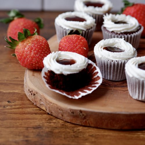 chocolate strawberry cake bites