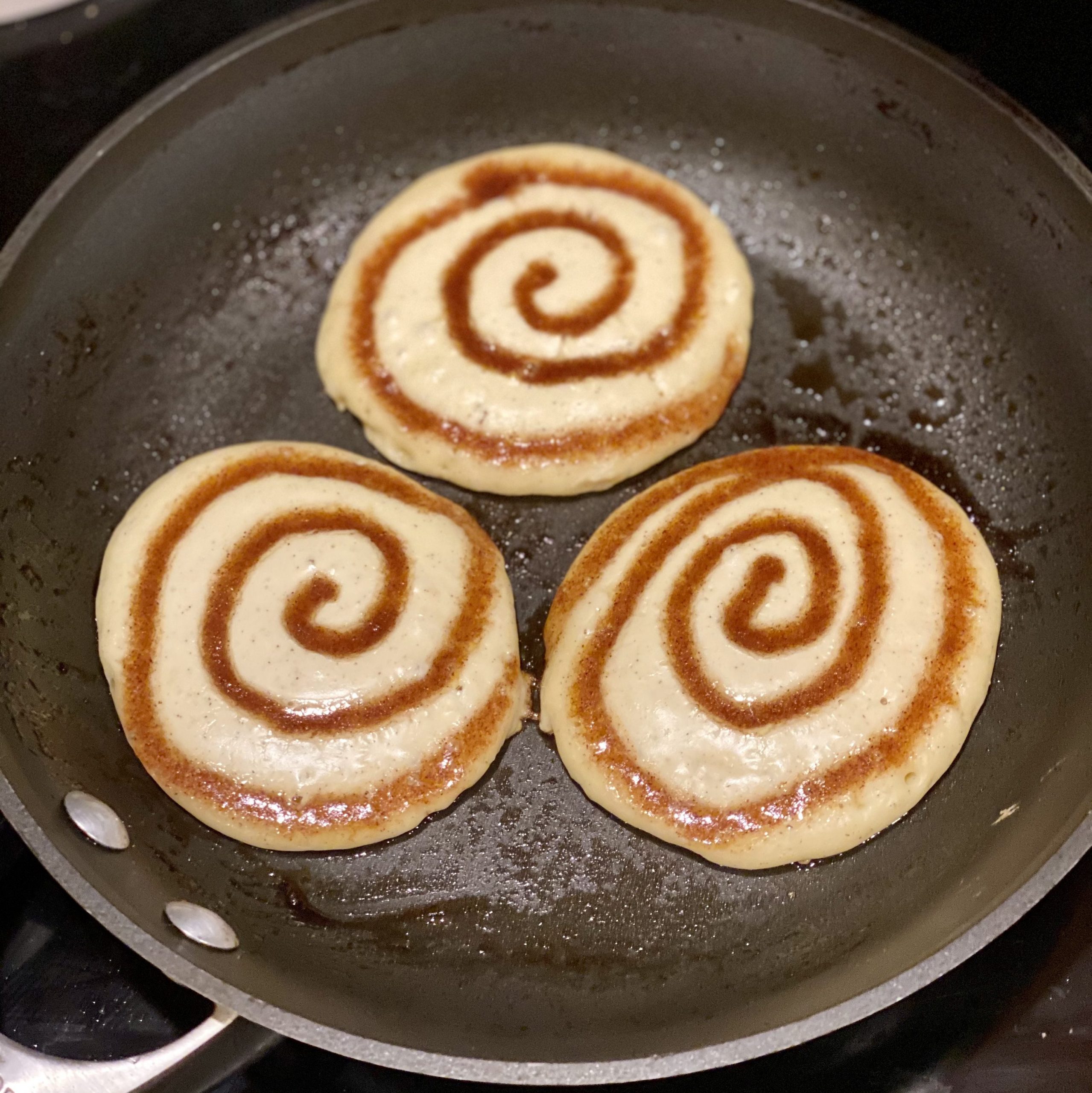 cinnamon swirl greek yogurt pancakes
