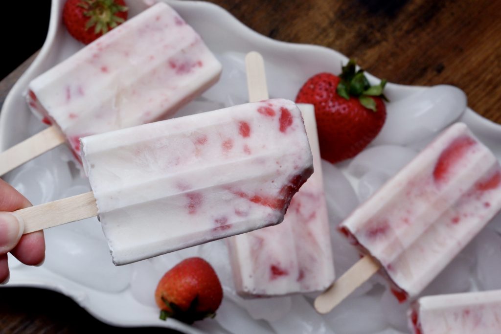 strawberry cheesecake popsicles