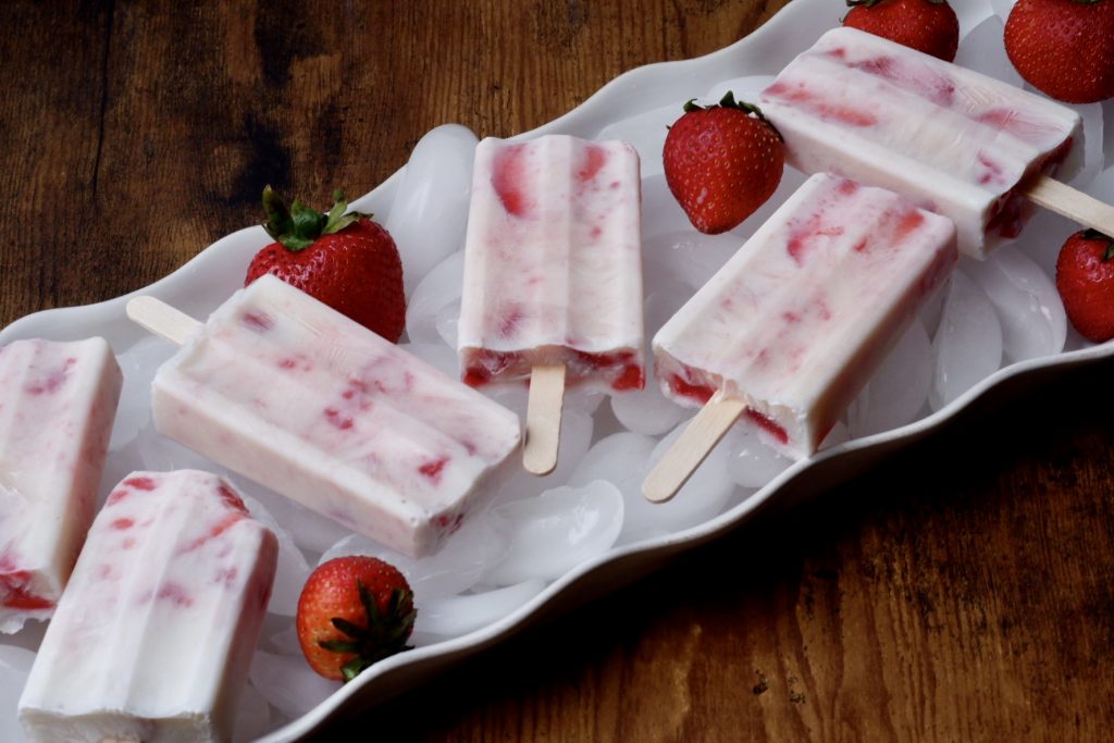 strawberry cheesecake popsicles