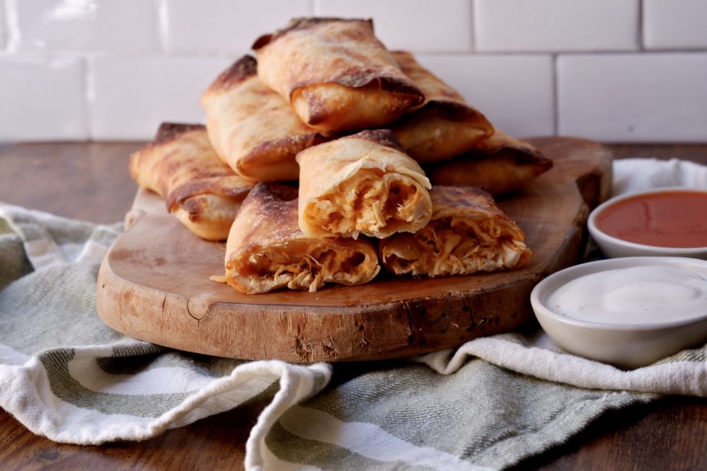 healthy buffalo chicken egg rolls