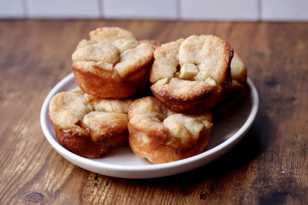 cinnamon apple monkey bread muffins