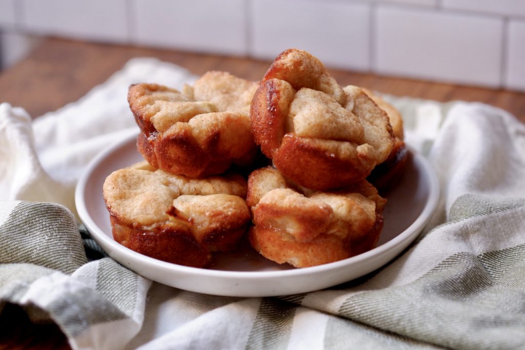cinnamon apple monkey bread muffins