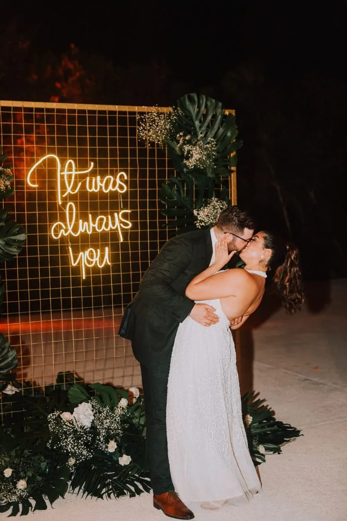 destination wedding at unico 2087