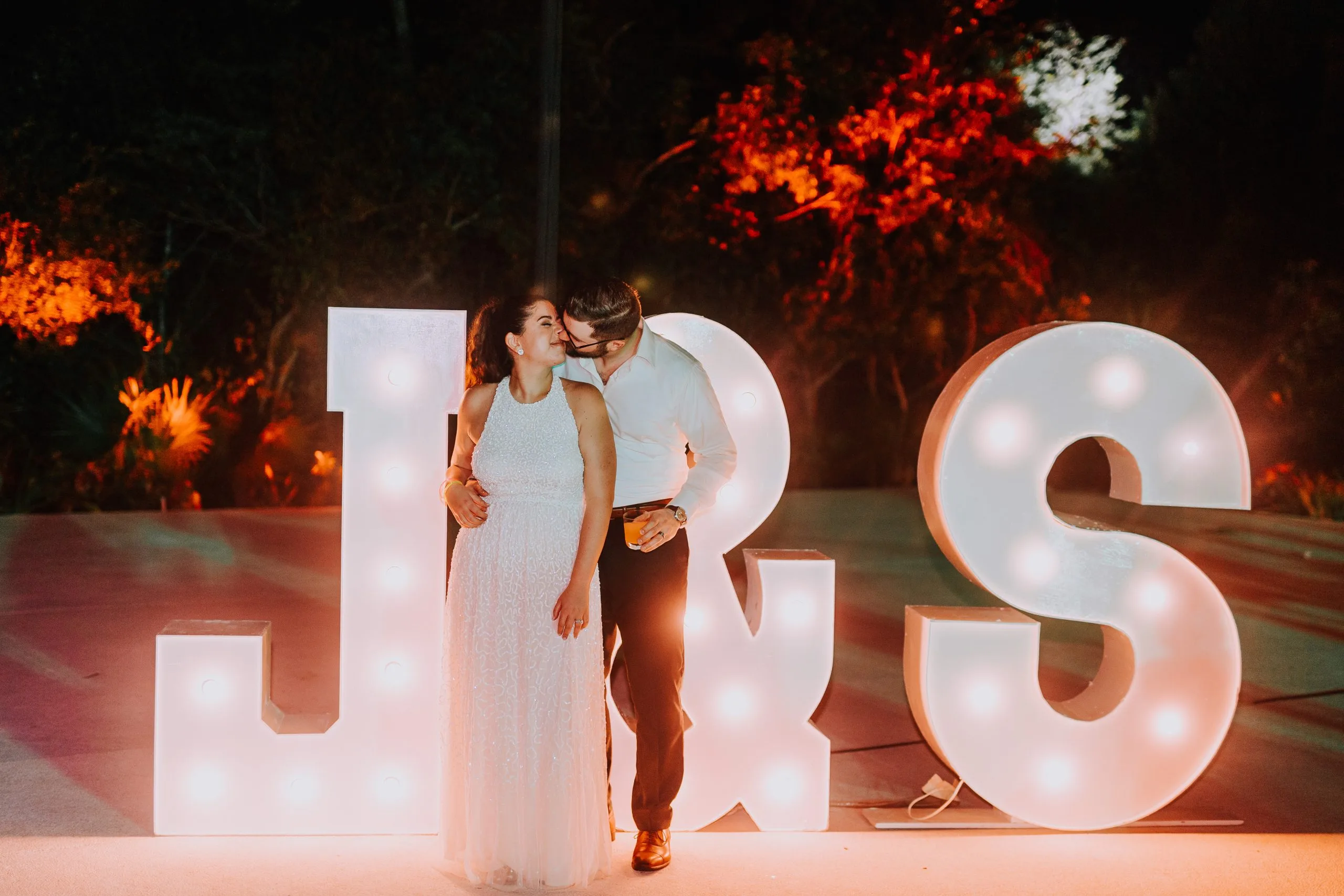 destination wedding at unico 2087