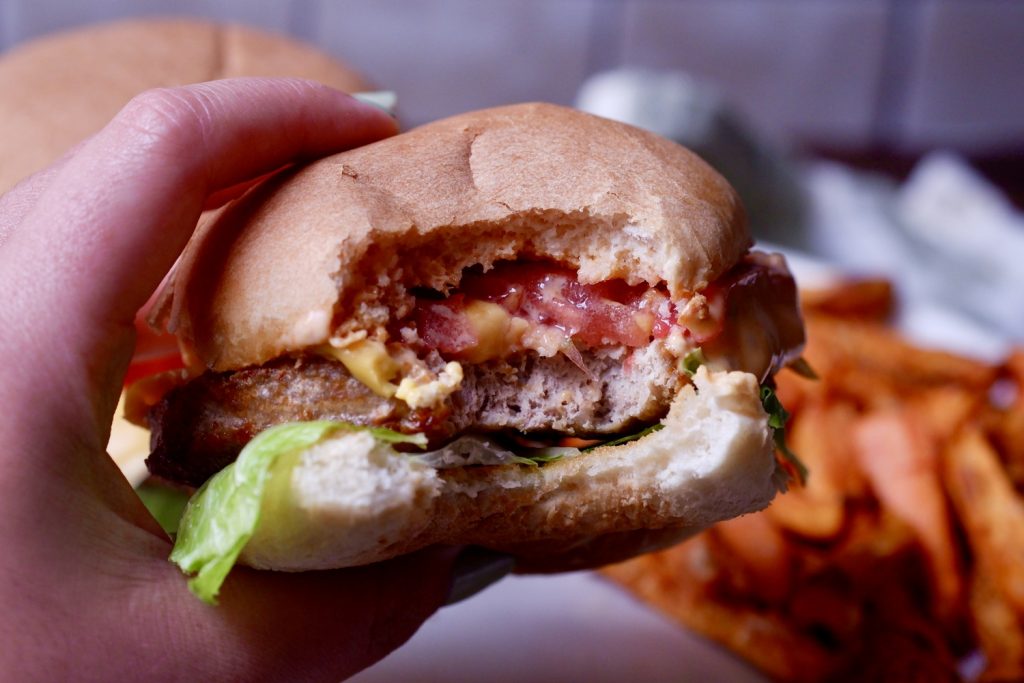 turkey burgers with sriracha lime aioli