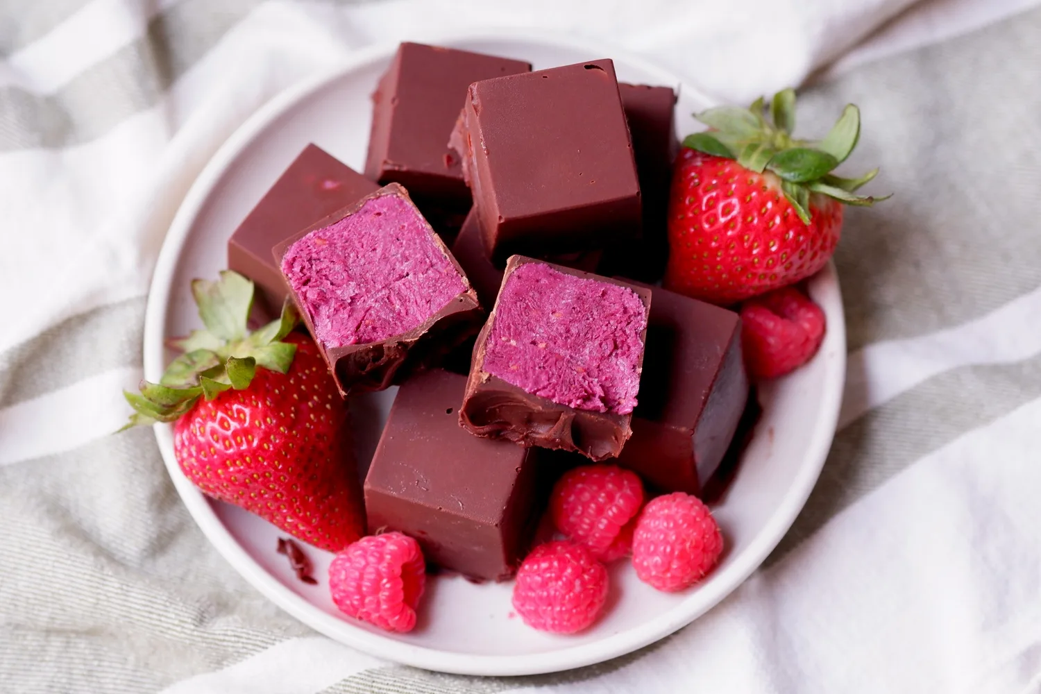 very berry ice cream bites