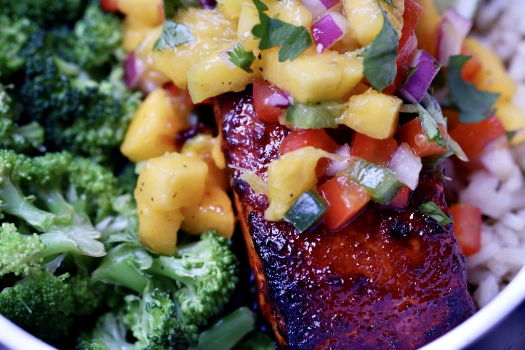 air fryer salmon with mango salsa