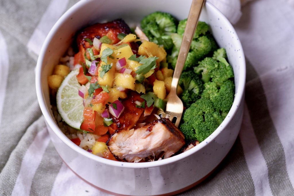 air fryer salmon with mango salsa