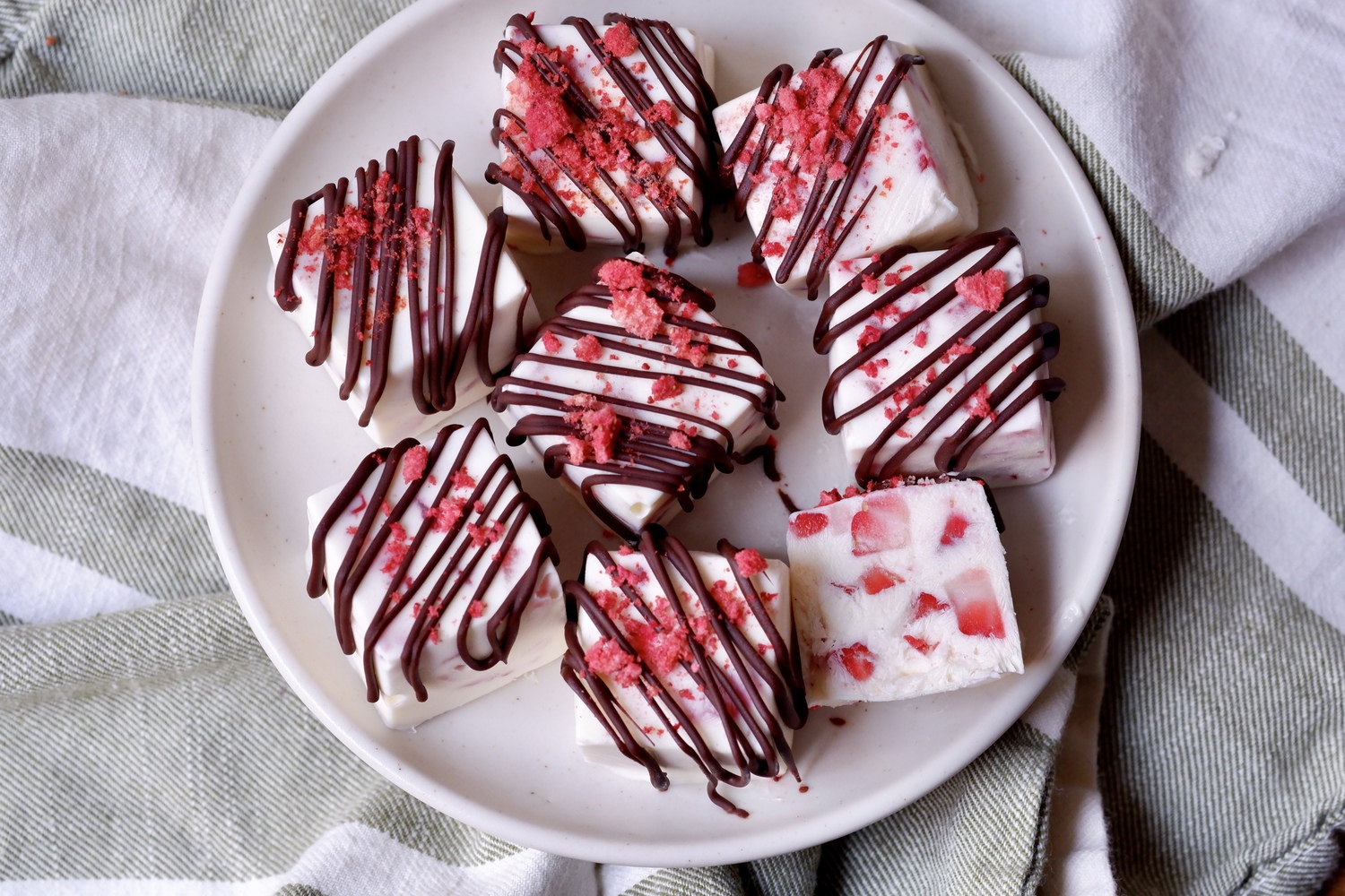 strawberry cheesecake ice cream bites