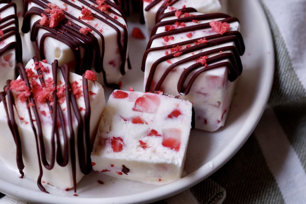 strawberry cheesecake ice cream bites