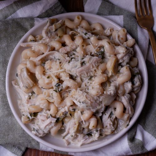 slow cooker spinach and artichoke chicken pasta