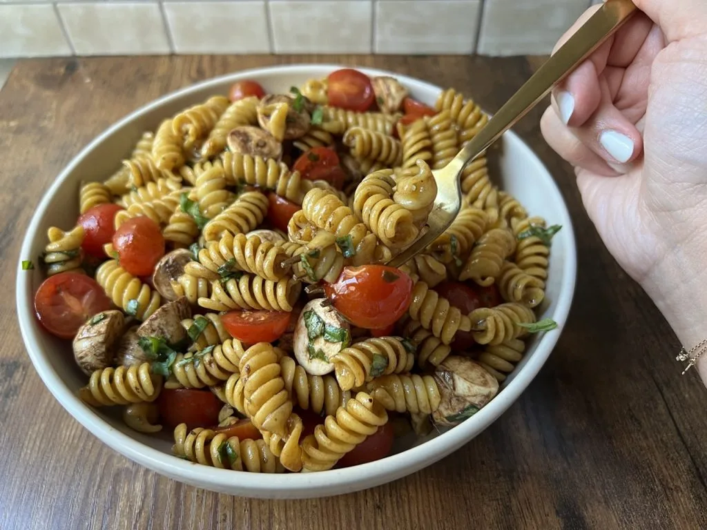 caprese pasta salad