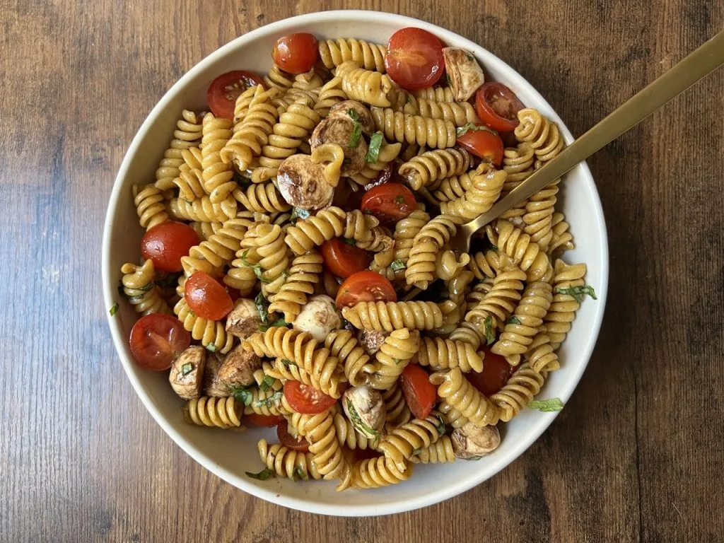 caprese pasta salad