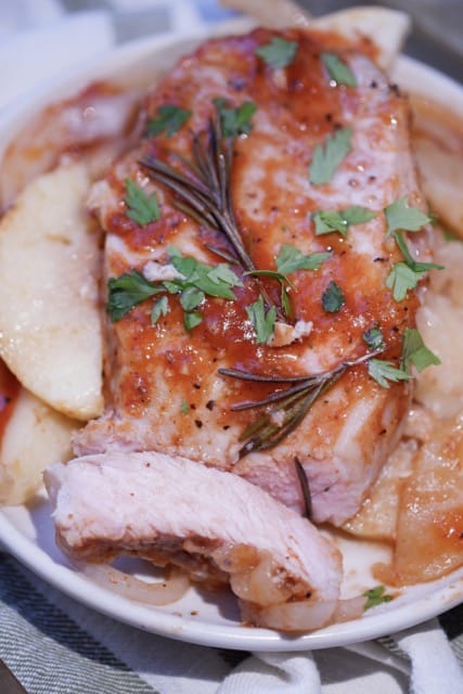 bbq pork chops with apple and onion