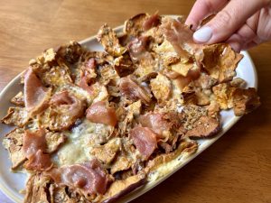 charcuterie apple chips