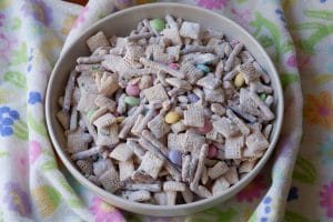 easter snack mix