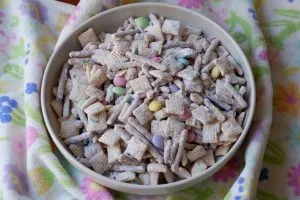easter snack mix