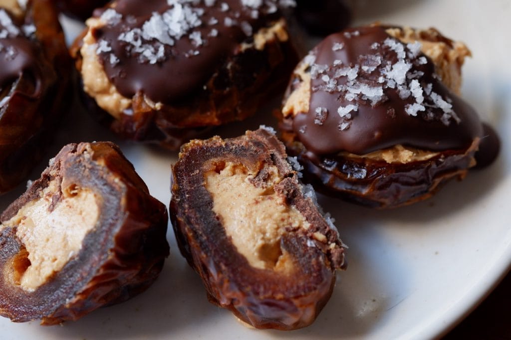protein cookie dough dates